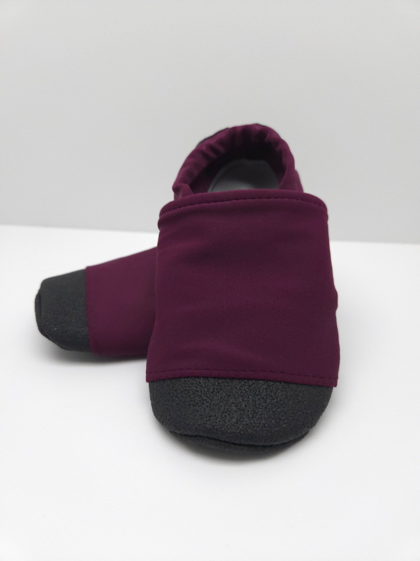T10 Plum Solid Swim Shoes w. TG - Ready To Ship